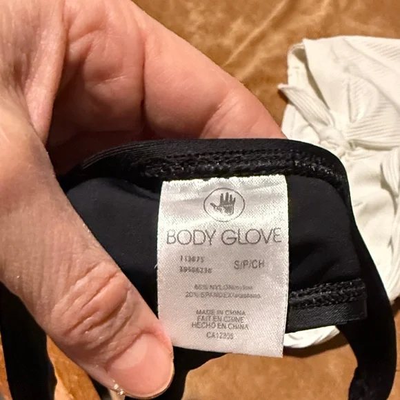 Thong bikini White Button-Front Bikini Top and Black Bottom - Picture 4 of 5